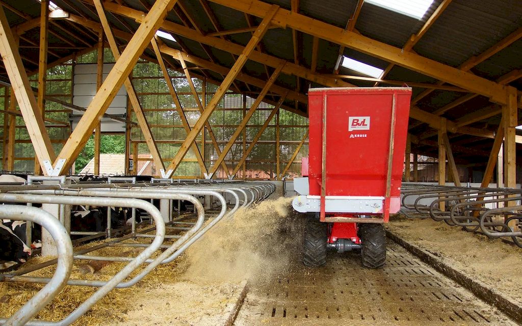 разбрасыватель подстилки B-max