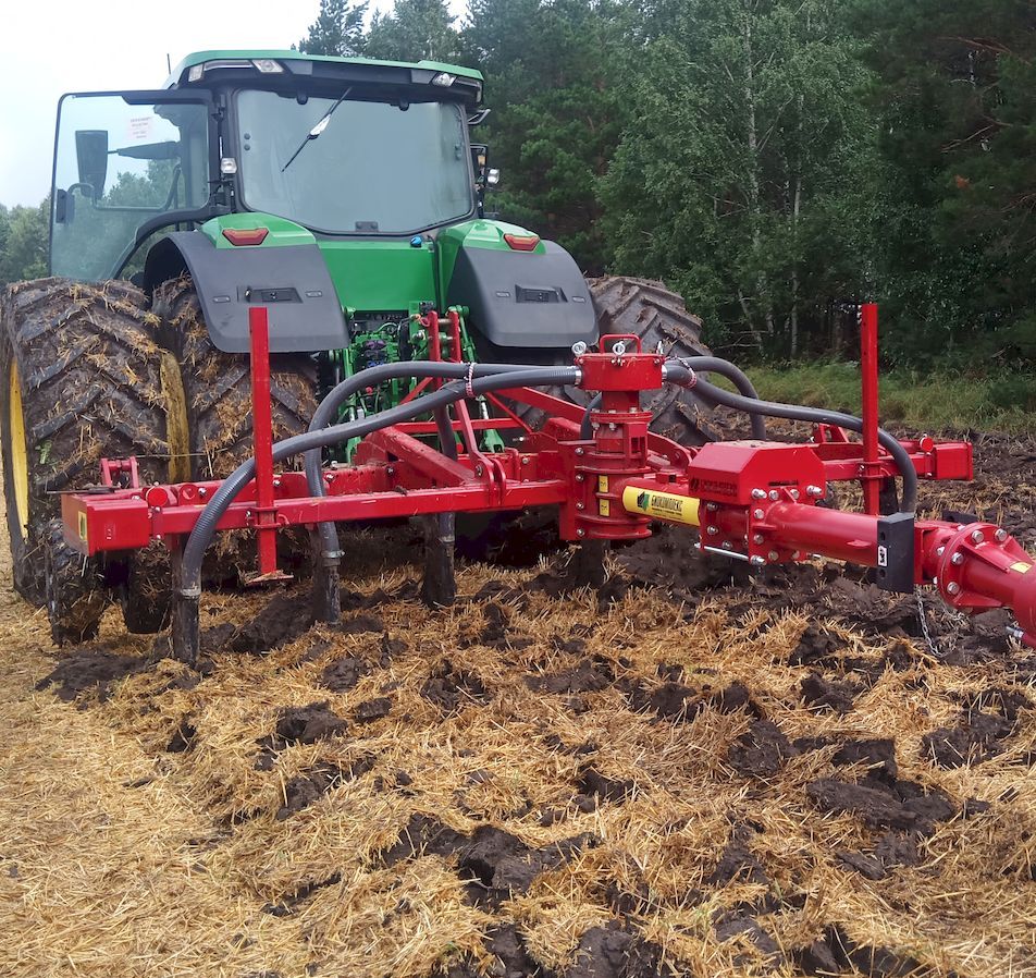 внесение навоза Глубокорыхлителем