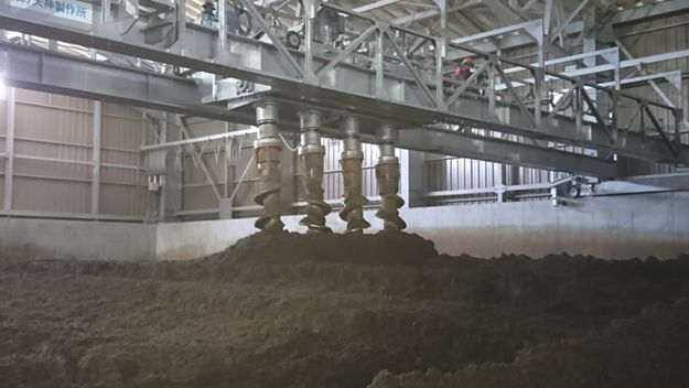 Ферментационная машина с 4 вертикальными шнеками